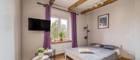 1 chambre, bureau, fer et planche à repasser, Wi-Fi