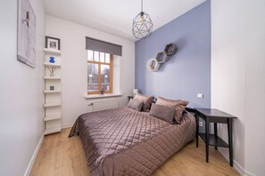 1 bedroom, desk, iron/ironing board, WiFi