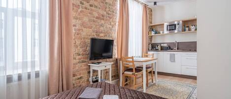 1 bedroom, desk, iron/ironing board, WiFi