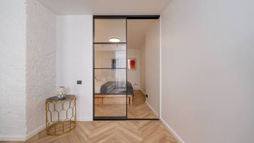1 bedroom, desk, iron/ironing board, WiFi