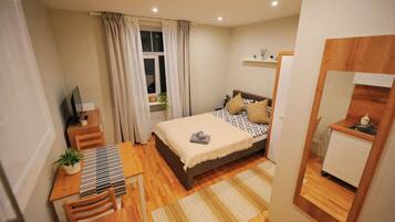 1 quarto, escrivaninha, ferros/tábuas de passar roupa, Wi-Fi