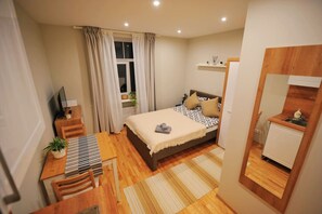 1 Schlafzimmer, Schreibtisch, Bügeleisen/Bügelbrett, WLAN