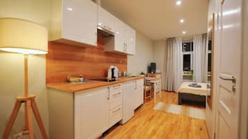 1 bedroom, desk, iron/ironing board, WiFi