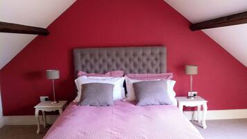 4 Schlafzimmer, Bügeleisen/Bügelbrett, Reisekinderbett, WLAN