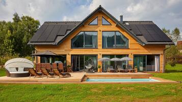 Villa | Exterior
