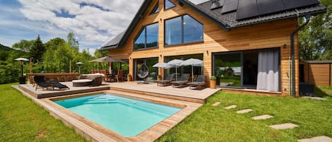 Villa | Exterior