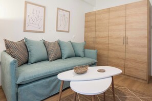 Living area - Fresh Urban Apt with Balcony in Zografou (Zografos)