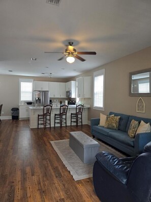 Smart TV, DVD player - ☀️Gated Community with Pool-Close to Beach-Barefoot Cottage B37👣 (St. Joe Beach)