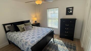 3 bedrooms, iron/ironing board, WiFi, bed sheets