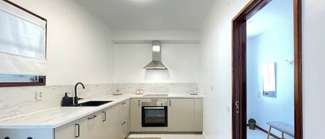 Réfrigérateur, four, plaque de cuisson, lave-vaisselle