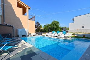 Appartement, 1 chambre, fumeur, terrasse | Piscine | Piscine extérieure