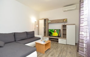 Apartment, 1 Bedroom, Smoking, Terrace | Interior - Charming Coastal Gateway (Fazana)
