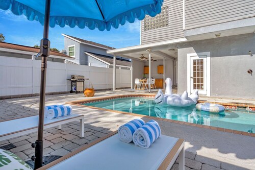 Spacious 5-Bedroom Villa w/ Heated Pool & BBQ - SoHo & Downtown Tampa