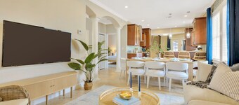 Spacious 5-Bedroom Villa w/ Heated Pool & BBQ - SoHo & Downtown Tampa