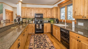 Unclassified image, 5 of 28, button - 2BR Ski-In/Ski-Out Condo, Private & Quiet, Steps to Lone Moose Lift – Big Sky (Big Sky)