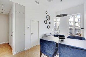 55-tommers smart-tv med kabelkanaler