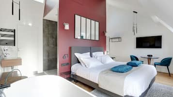 City Apartment | 1 bedroom, premium bedding, laptop workspace, soundproofing