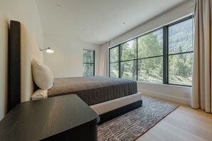 5 bedrooms, iron/ironing board, free WiFi, bed sheets - New Modern Home by InvitedHome | Near Downtown, Hot Tub, Firepits, Pool Table (Telluride)