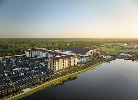 Exterior. Great Wolf Lodge Naples