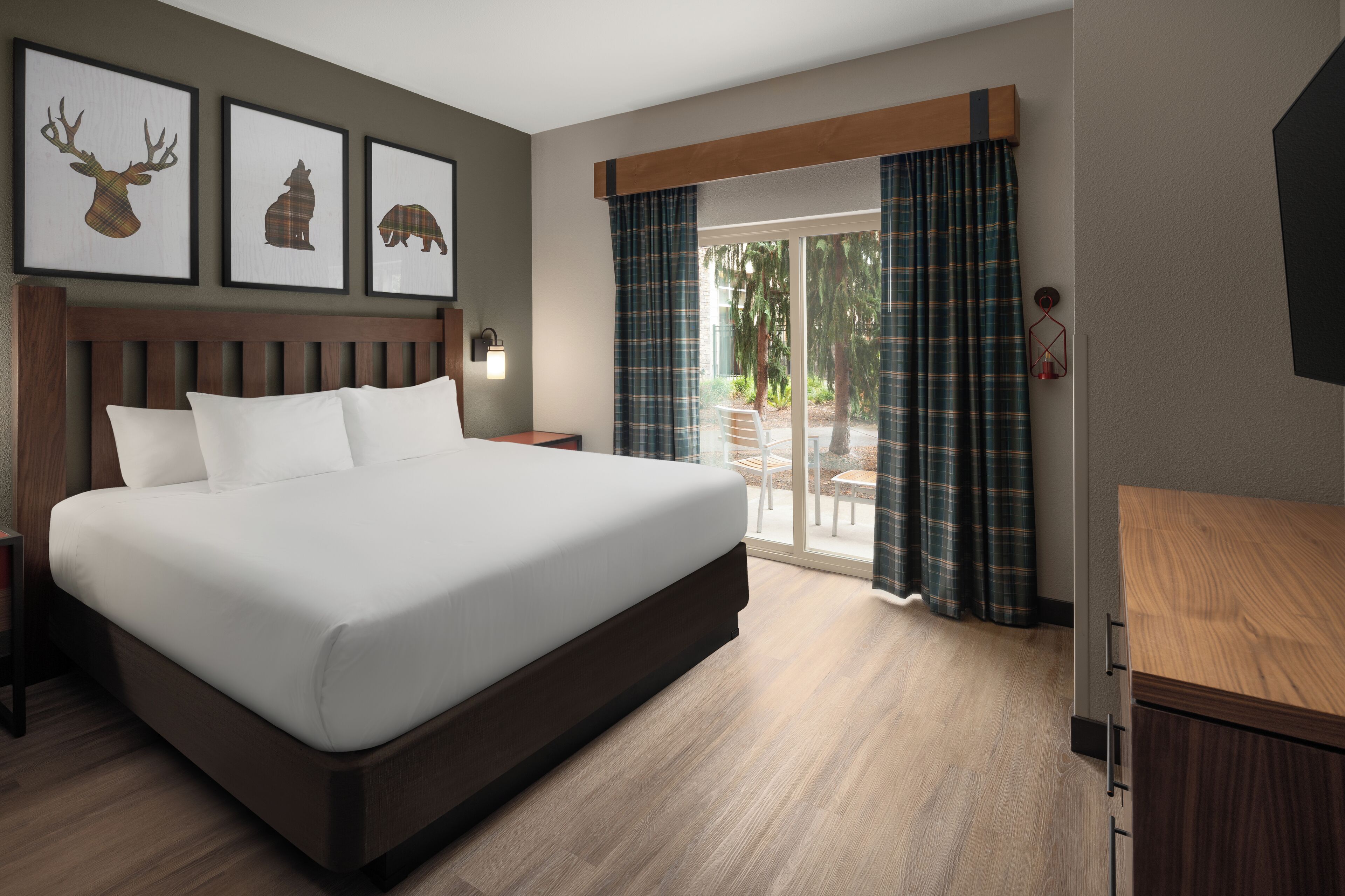 Premium Suite (Great Wolf Geyser) | 1 bedroom, in-room safe, WiFi (free), bed sheets