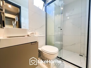 Basic Studio | Bathroom