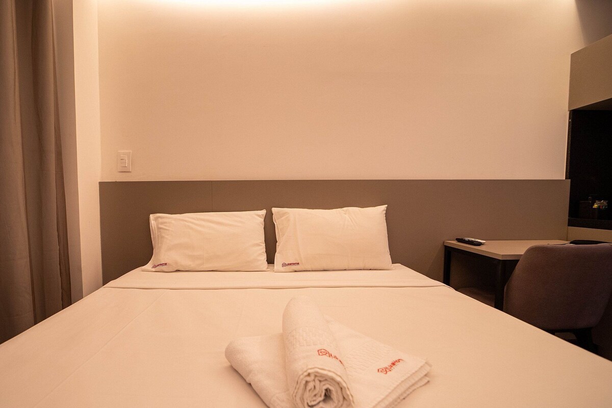 Economy Double Room | Bed sheets