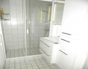 Hus | 3 sovrum, unika möbler och strykjärn/strykbräda