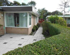 House | Living room - Holiday Villa in Sint Maartenszee (Sint Maartensvlotbrug)