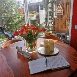 Dining - Inviting Bungalow With Private Garden (Sint Maartensvlotbrug)