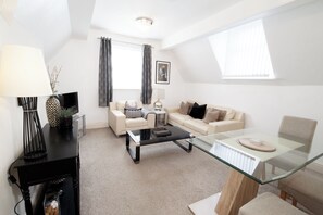 Family Apartment | Iron/ironing board, free WiFi - Mode Old School House (Lytham St. Anne's)
