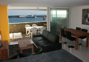 Interior - Les pieds dans L'eau ~ Bâbord (Guilvinec)