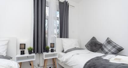 Welcoming 2-bedroom apartment with WiFi/parking in Southampton City