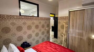 2 bedrooms, iron/ironing board, WiFi, bed sheets