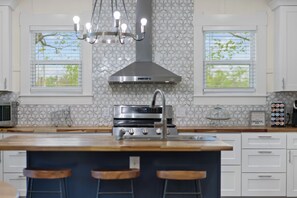 Private kitchen - Historic Craftsman between Downtown & Stockyards (Fort Worth)