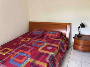 3 quartos, ferros/tábuas de passar roupa, Wi-Fi, roupa de cama