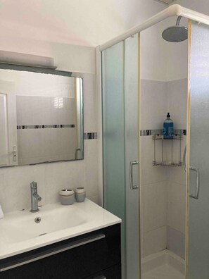 Håndklæder, Sæbe, Toiletpapir