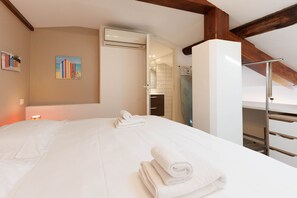 Bügeleisen/Bügelbrett, kostenloses WLAN, Bettwäsche