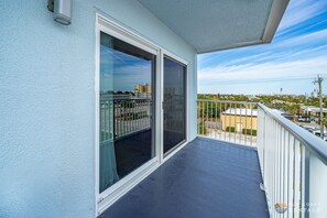 Property grounds - Spectacular Ocean View STEPS from the Beach and Pool! 4th Floor Studio! (New Smyrna Beach)