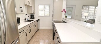 Charming New Smyrna Home Close to Shopping, Dining & Beach Fun!
