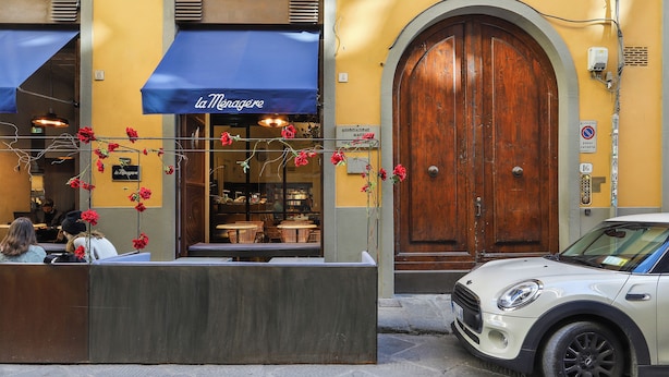 Property entrance - 2 Bedroom Apartment with Terrace (Florence)