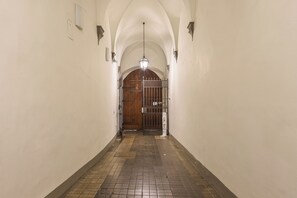 Unclassified image, 3 of 24, button - 2 Bedroom Apartment with Terrace (Florence)