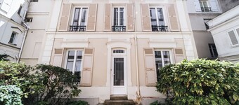 AMAZING MANSION IN THE HEART OF THE LATIN DISTRICT