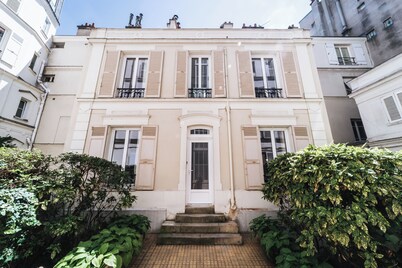 AMAZING MANSION IN THE HEART OF THE LATIN DISTRICT