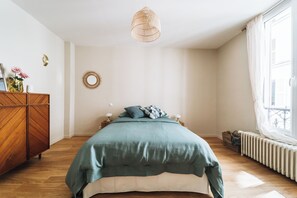 3 chambres, fer et planche à repasser, Wi-Fi, draps fournis