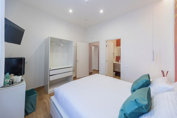 Chambre Confort, vue ville | Espace de travail pour ordinateur portable, rideaux occultants