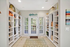 Interior - Resting Beach Face! 5BR estate on Golf Course w/3Decks, 2Fireplaces & Sundeck (Bald Head Island)