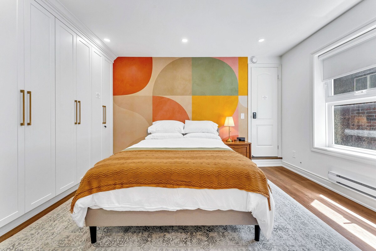 Little Portugal | 20 mins Queens Park | DowntownTO