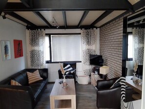 Living room - Holiday Home With Large Terrace (Sint Maartensvlotbrug)