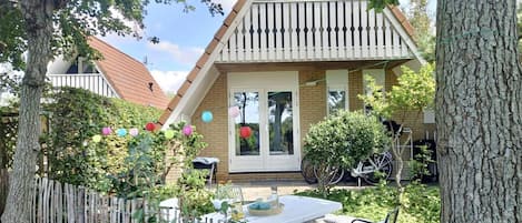 تناول الطعام بالخارج