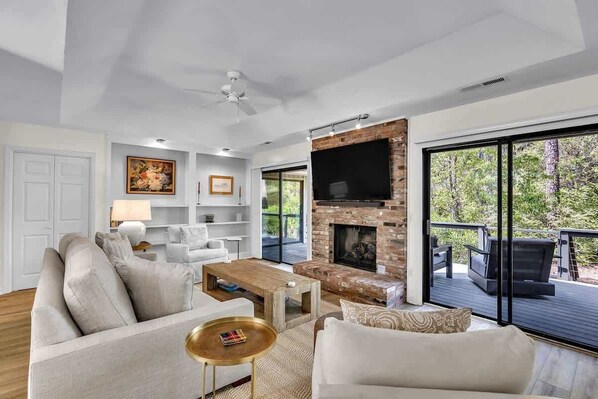 Smart TV, fireplace, offices